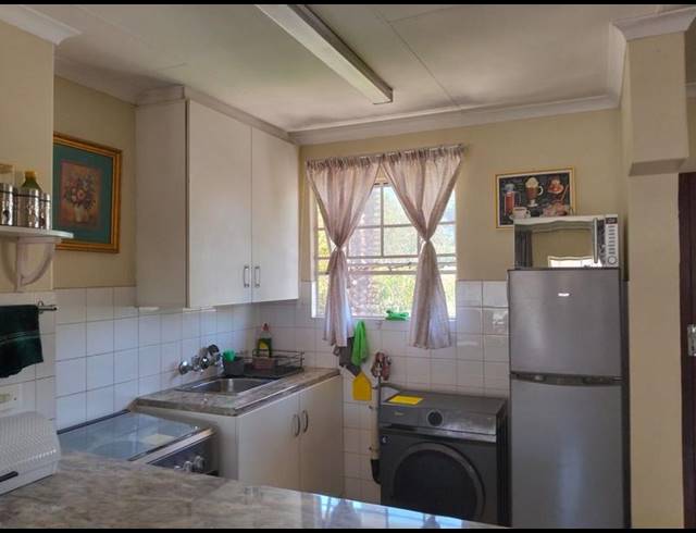 2 BEDROOM TOWNHOUSE FOR SALE IN VERWOERDPARK